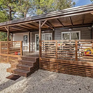 Village de vacances Eurocamp Mobile Homes At Porton Biondi, Rovinj