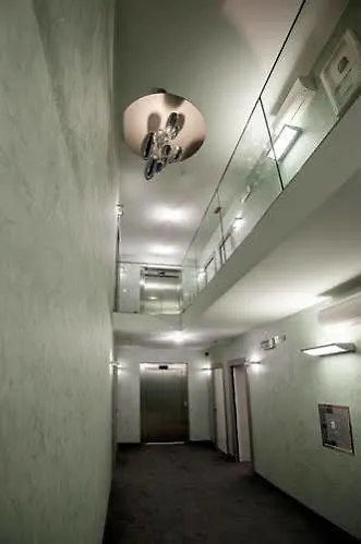 Hotel Arupinum Ровинь